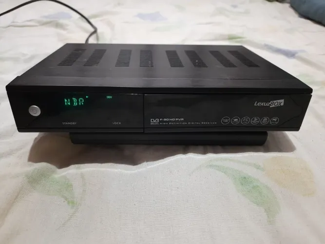 Aparelho Conversor F90 HD Com Controle Original. "Usado"