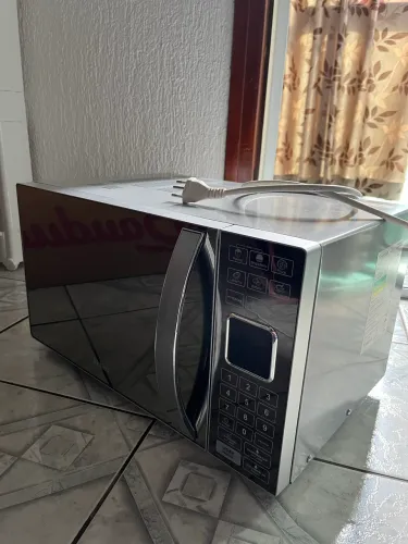 Micro-ondas Philco PME25 espelhado - 25 litros | 220V