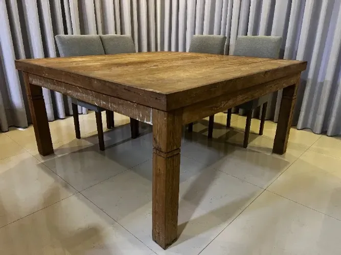 Linda Mesa de Jantar em Madeira de Demolição