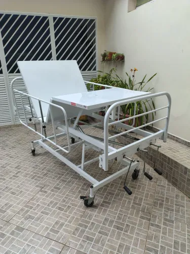 Cama hospitalar manual c/elevação entrego