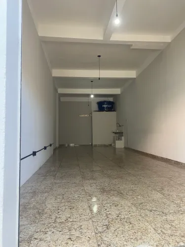 Loja Comercial com Garagem