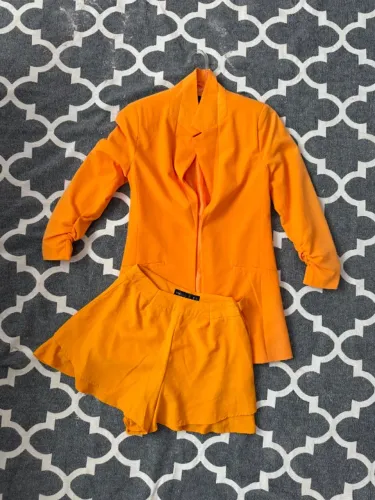 Conjunto blazer + short laranja