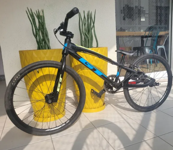 Bicicleta GT BMX