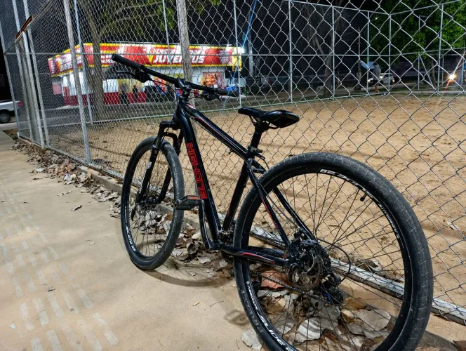 BIKE High One Preta <br><br>*MTB High One Preta Aro 29 com Frei