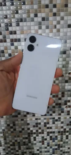 Samsung A06 de 128 gigas em bom estado