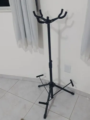 Pedestal - 3 violões ou Guitarra