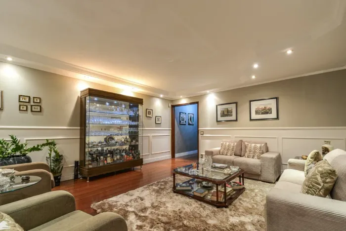 Casa para venda em Jardim da Glória com 3 quartos, sendo 3 suítes, 215m²