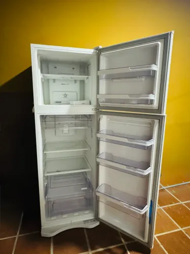 Geladeira eletrolux TF42