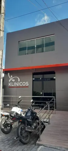 Clínica Médica com 10 salas na Rua Desembargador Garcia em frente o ICC - Vila Peri
