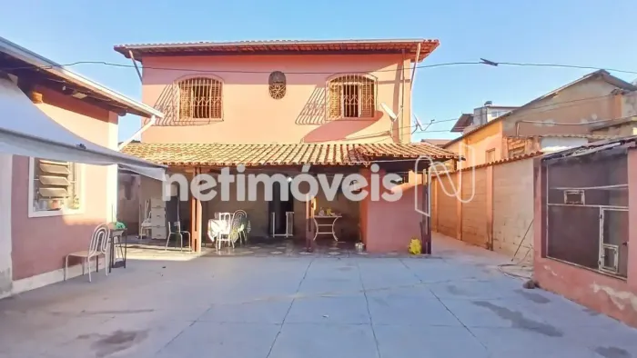 Casa à venda no Horto Florestal Ampla, confortável e com excelente espaço externo!!