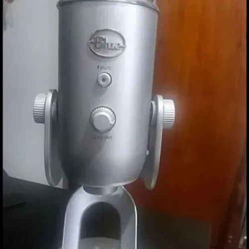 Microfone Blue Yeti 