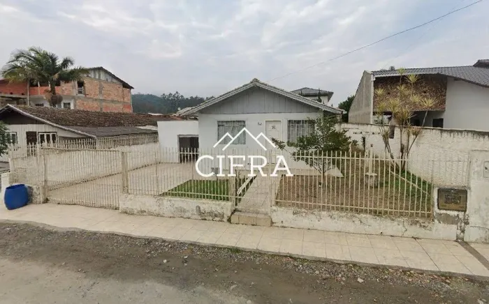 Casa - Aluguel - 04 Dormitórios - 162M2 - Rua Ituporanga - Sumaré - Rio do Sul