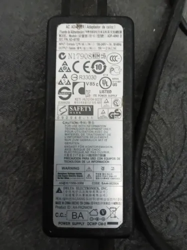 Fonte modelo adp40nhd 100-240v~. 50-60hz 19v 2.1a