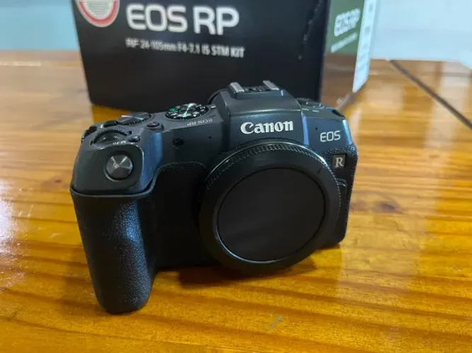 Câmera Canon RP