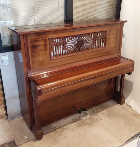 Piano Vertical 126 C. Bechstein