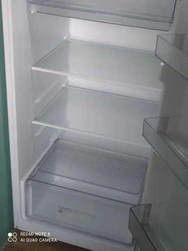 VENDE-SE GELADEIRA SEMINOVA