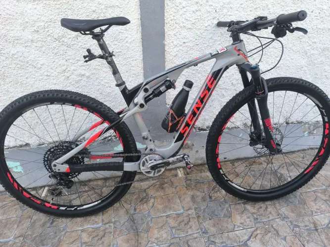 Vendo bicicleta Sense carbono ful consigo entregar RJ