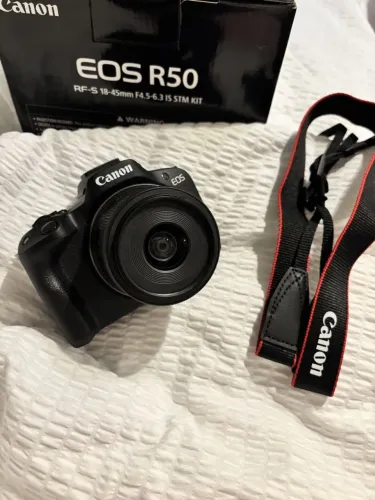 Câmera fotográfica profissional r50 com lente 18-45 e todos os acessórios NOVINHA