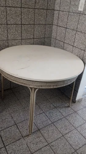 Mesa Ferro Retro detalhes de palha