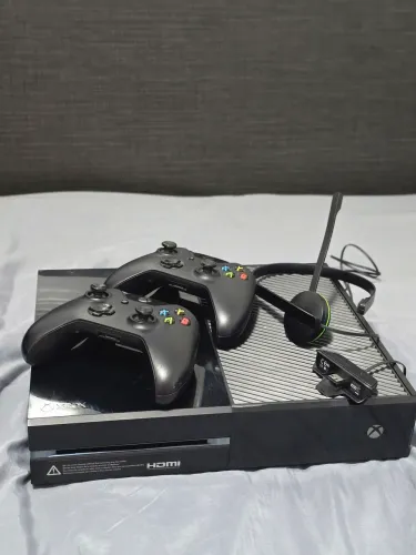 Xbox One Fat + Headset (Aceito negociações)