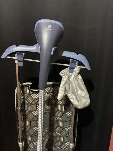 vaporizador / passar roupas Eletrolux egs20