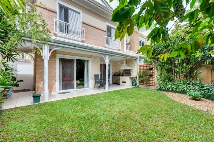 Casa à venda com 3 suítes no condomínio Villa Splendore, São Paulo - SP