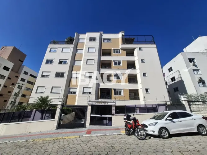 Excelente Apartamento 2 dormitório(s) em Abraão - Florianópolis