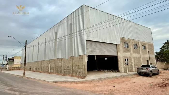 Galpão com 1.200m² ( 9m de altura) + mezanino p escritórios