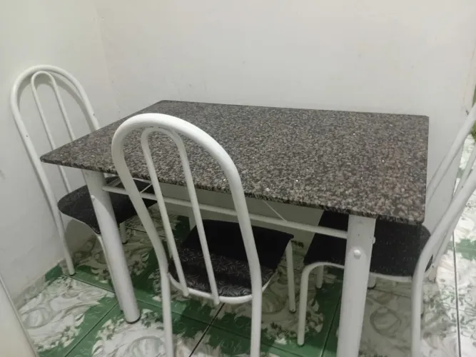 Mesa 4 cadeiras