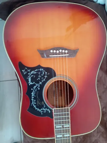 vendo ou troco esse violão Michael vm 925. troco por guitarra strato ou lés Paul 