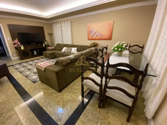 Casa Barra do Piraí no Matadouro, com 4 quartos, 4 banheiros, sala, cozinha, varanda, 2 ga