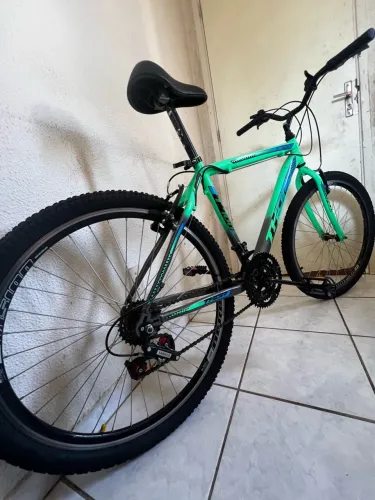 VENDO BICICLETA ARO 26 EM ÓTIMO ESTADO DE CONSERVAÇÃO