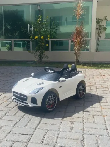 Carrinho elétrico Jaguar F Type