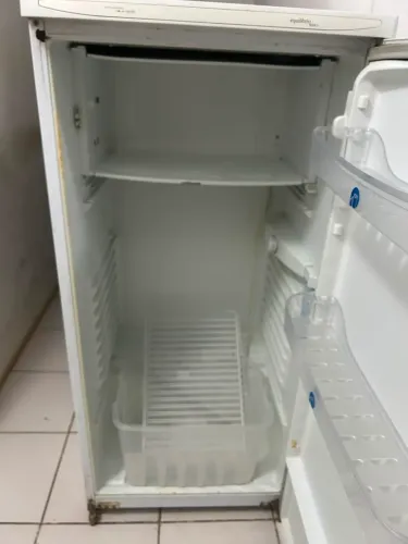 Vende-se geladeira Usada