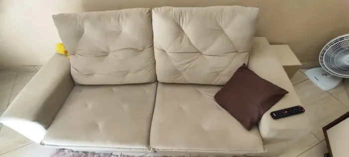 Sofá retrátil 2 lugares.