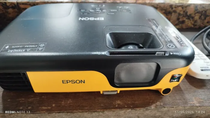 Projetor Epson semi novo