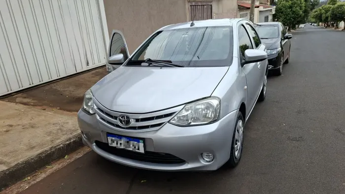 Toyota Etios X 1.3 Flex 16V 5P Mec. 2017