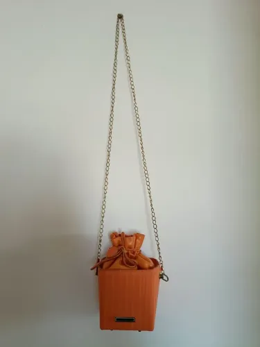 Bolsa quadrada laranja