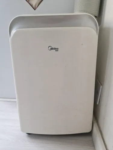 Midea Portátil Liva 12.000 BTUs