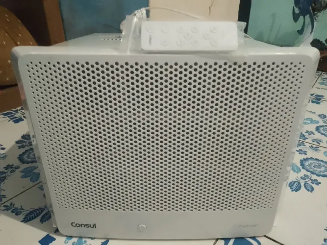 Ar condicionado consul Inverter 10.000 semi Novo bivolt gelando muito bem