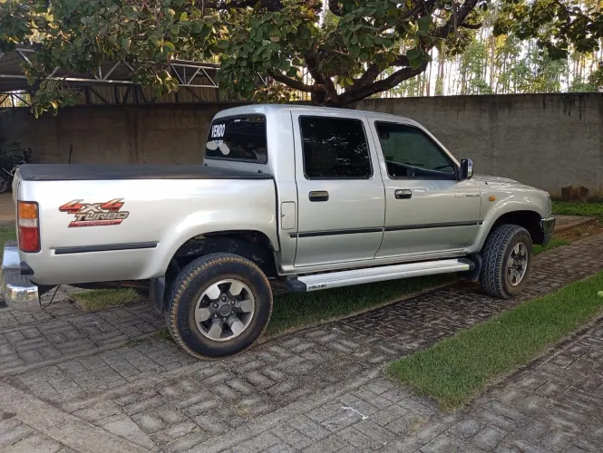 Toyota Hilux CD SRV 4X4 3.0 8V 116cv TB Diesel 2004