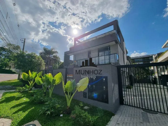 Sobrado com 3 dormitórios à venda, 176 m² por R$ 1.352.758,68 - Campo Comprido - Curitiba/