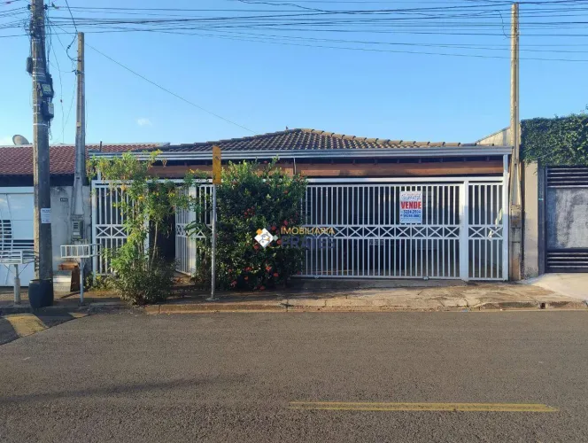 Linda casa residencial no Luz da Esperança, ótima localização na Zona Leste de Rio Preto,