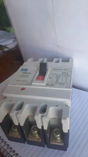 DISJUNTOR WEG CAIXA MOLDADA WEG DWP 225  100A  3P