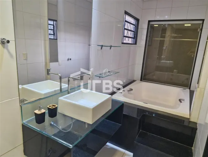 Casa 04 quartos com piscina - Setor Urias Magalhães