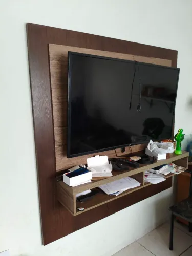 Painel de parede para TVs até 55 pol