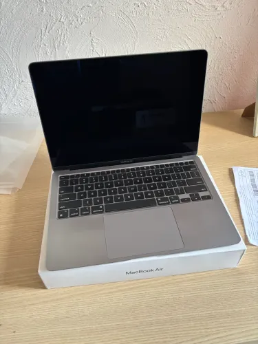 Apple Macbook Air (13 polegadas, 2020, Chip M1, 256 GB de SSD) - Cinza-espacial