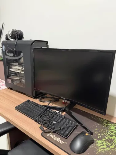 PC Gamer: Modelo da placa de vídeo: GTX 1060 3GB Placa mãe: Asus H110M Fonte: EVGA - 45