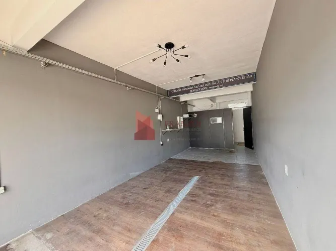LOCAÇÃO- Sala comercial TÉRREA com 40m2 na R. Brusque, Itajaí/SC
