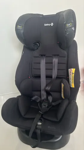 Vendo cadeirinha com um preço de tirar o fôlego.